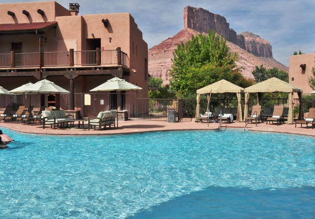 the grounds of the Gateway Canyon Resort